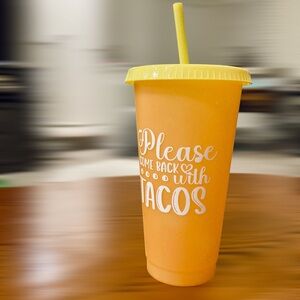 NWOT Color Changing Plastic Tumbler Reusable Cup with Lid and Straw